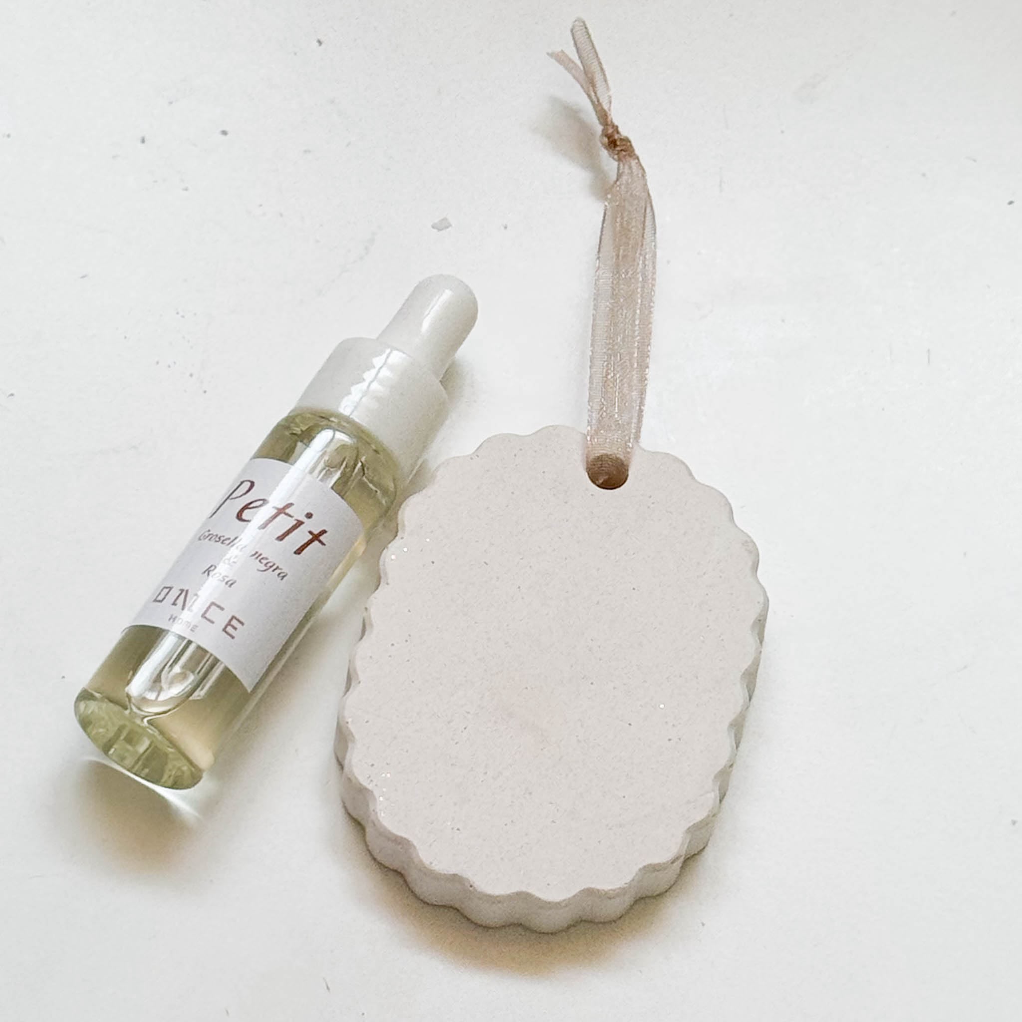 Esencia Petit 18ml + Colgador - Imagen 2
